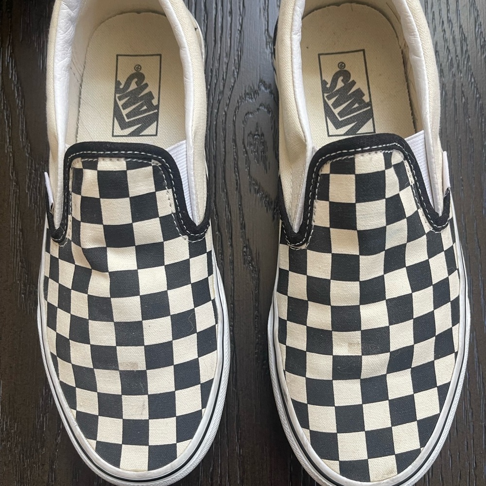Size 6 Mens or 7.5 Womens Classic Checkered Vans